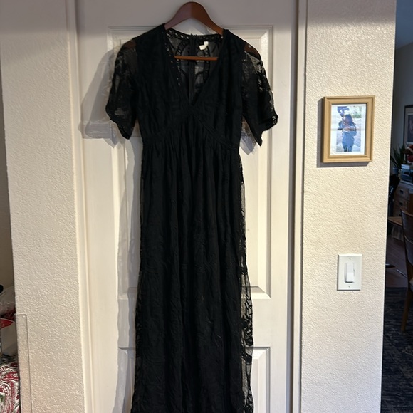 Black Lace Maxi Dress With Deep Vneck - Picture 9 of 9